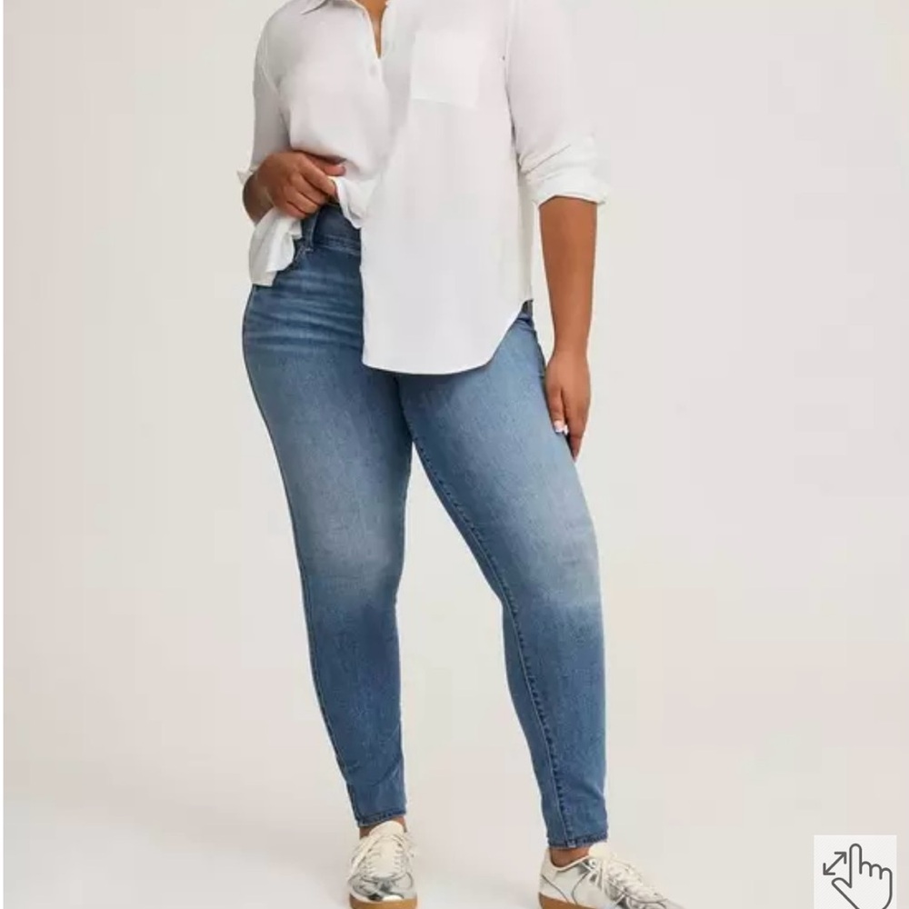 Torrid Women's Light Blue Skinny Jeans